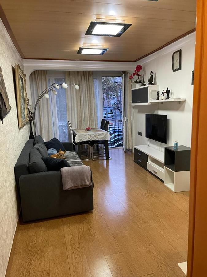 Cozy Flat Apartment Sant Adria de Besos Bagian luar foto