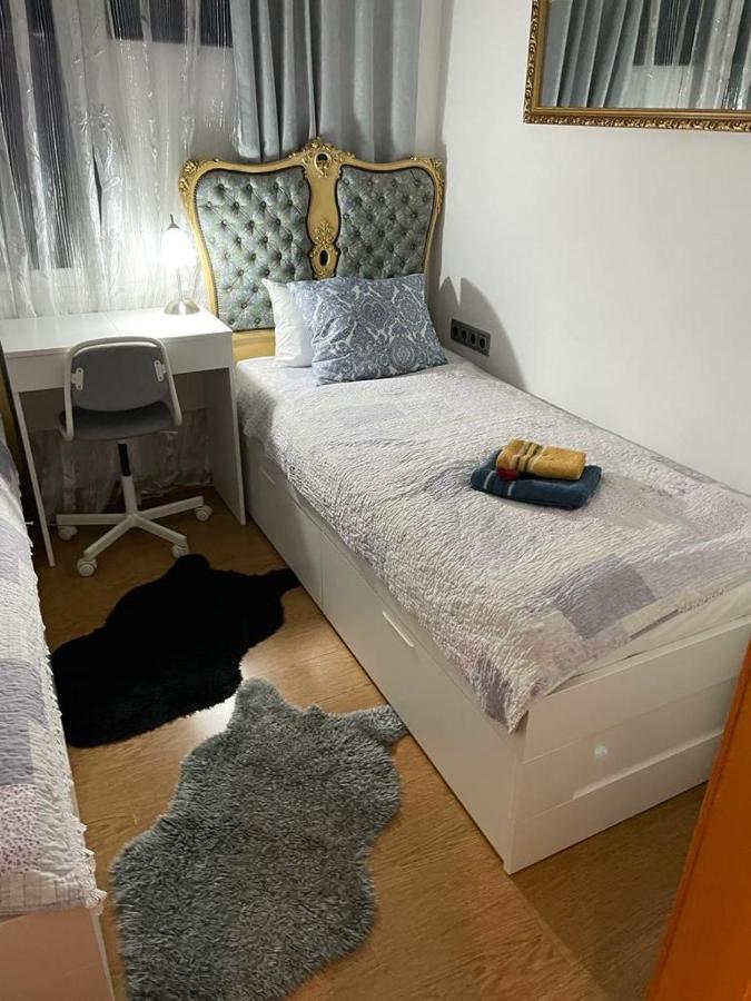 Cozy Flat Apartment Sant Adria de Besos Bagian luar foto